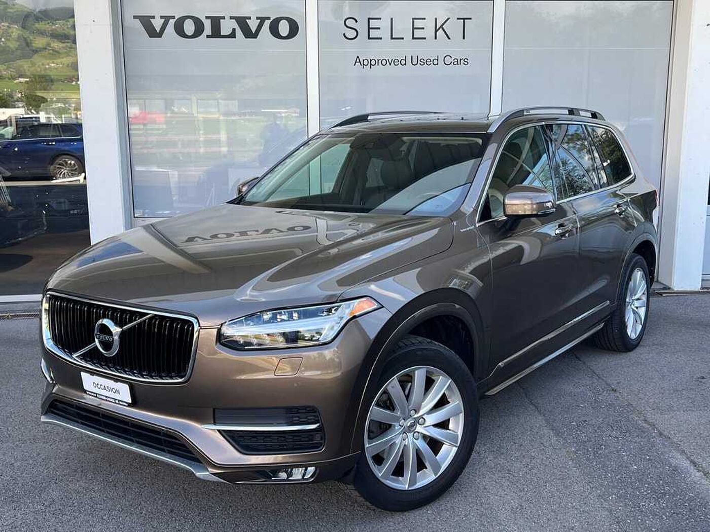 Volvo  T6 AWD Momentum