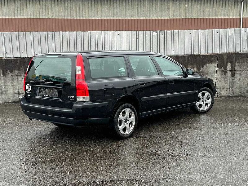 Volvo  2.4T AWD