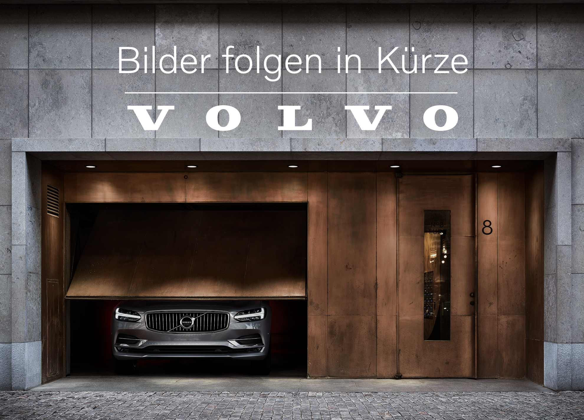 Volvo  Recharge P8 Twin AWD Pure Electric Plus